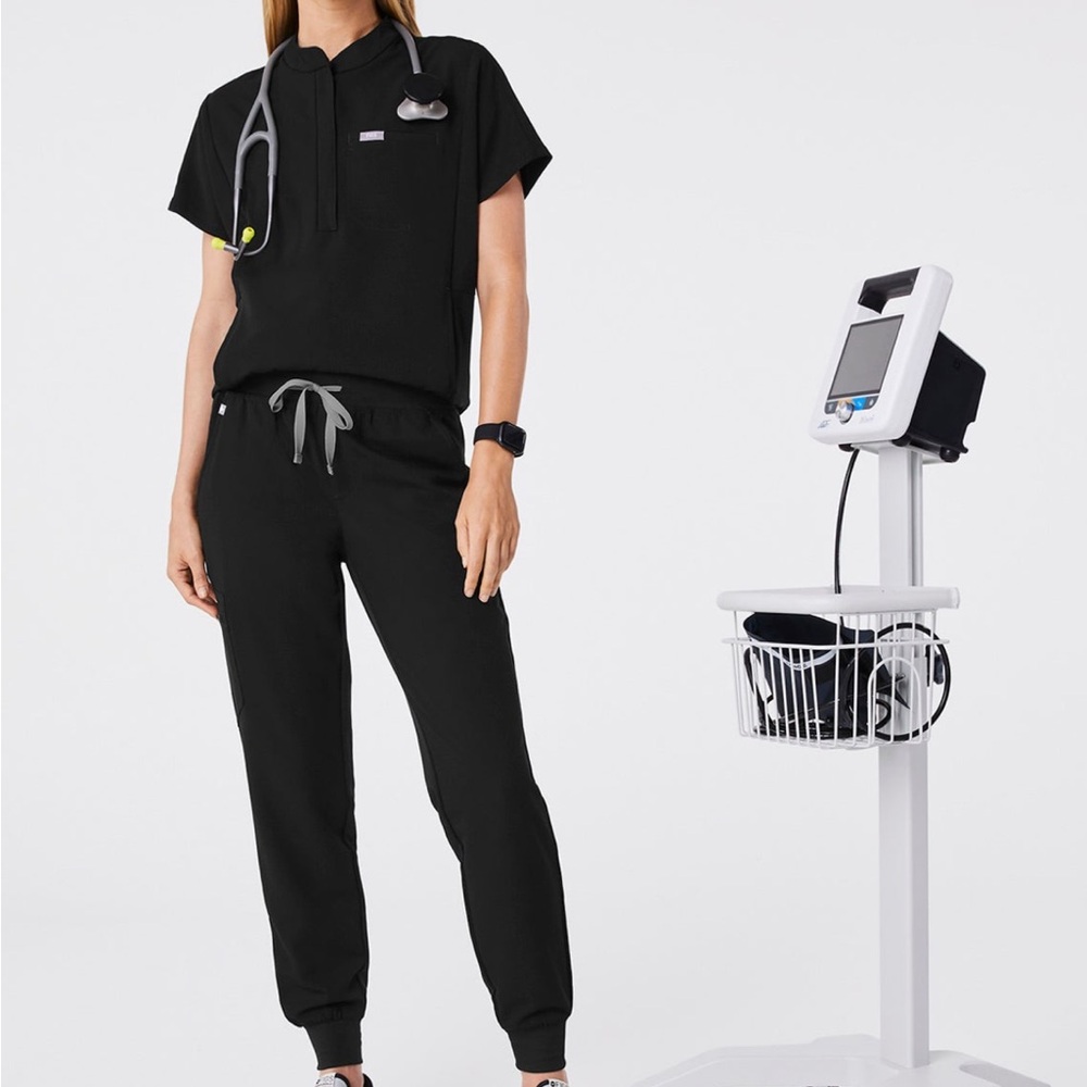 Figs Scrub Top